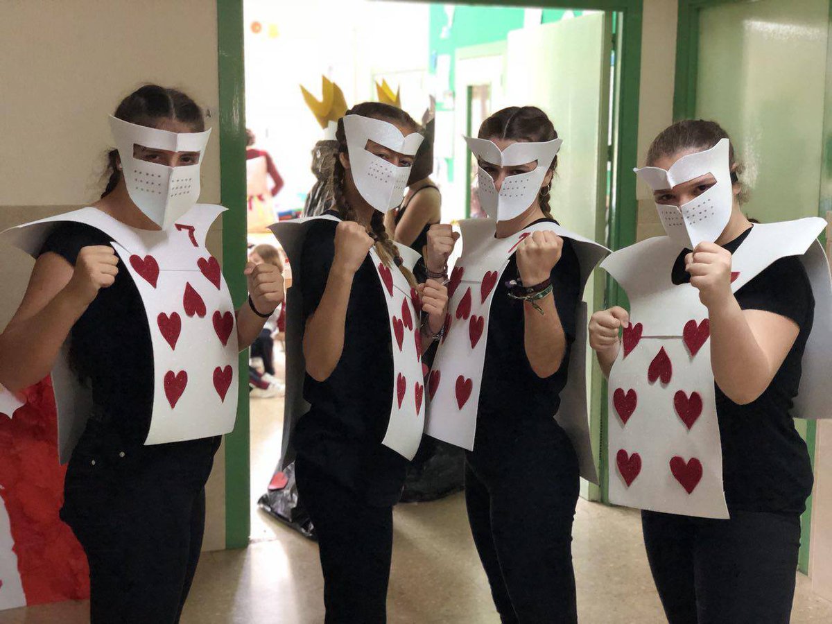 MercedariasC's tweet image. ¡GRACIAS, GRACIAS Y MIL GRACIAS!
A nuestro alumnado por ser el protagonista y el máximo responsable del éxito de Alicia en el País de las Maravillas. Al profesorado por la organización y las horas que van detrás de dicho evento.