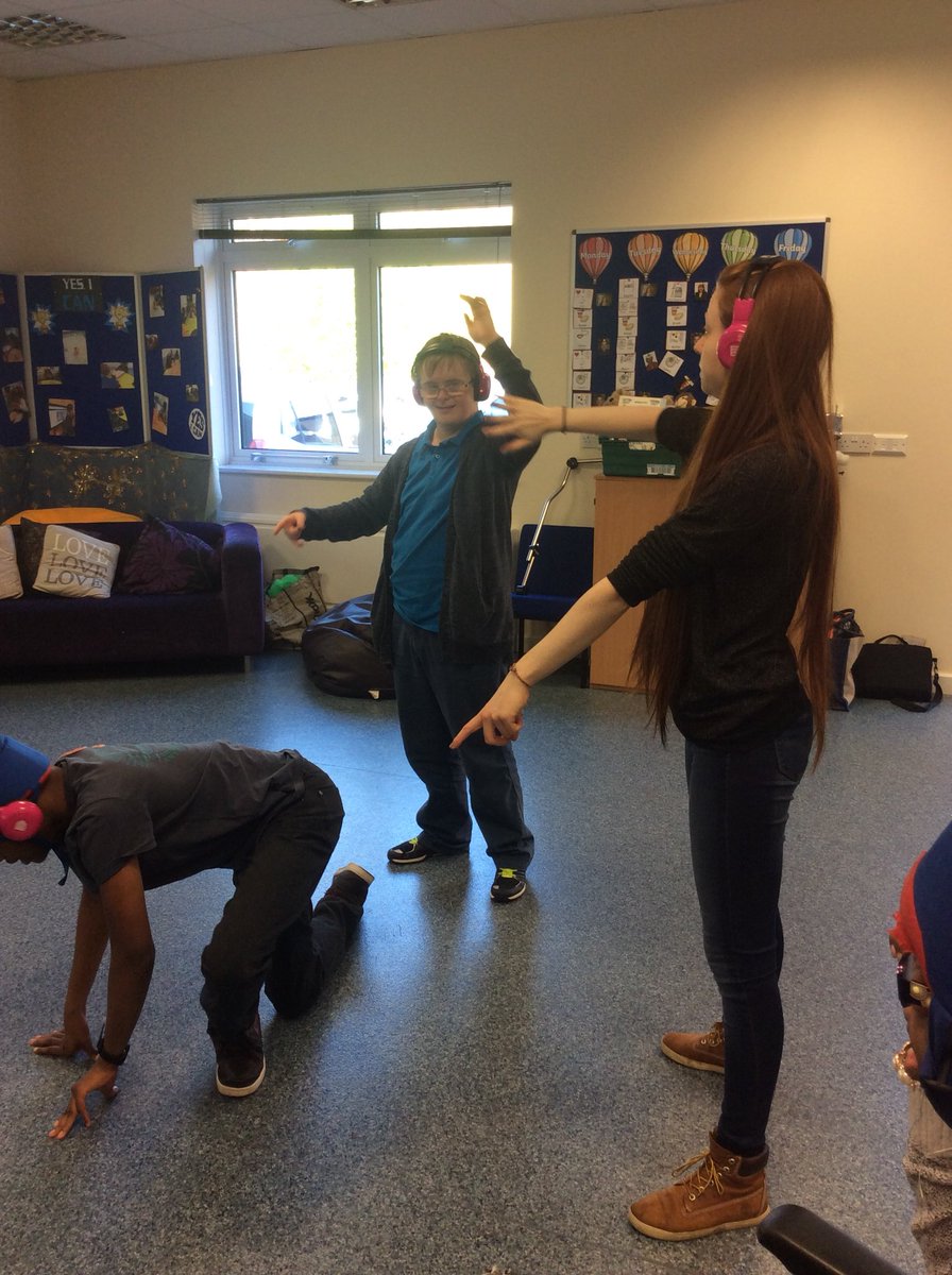 wilsonstfeed's tweet photo. 5.4 enjoying having a go with the interactive story headphones! #wssixthform #nowpressplay https://t.co/NB3s3Tn0DS