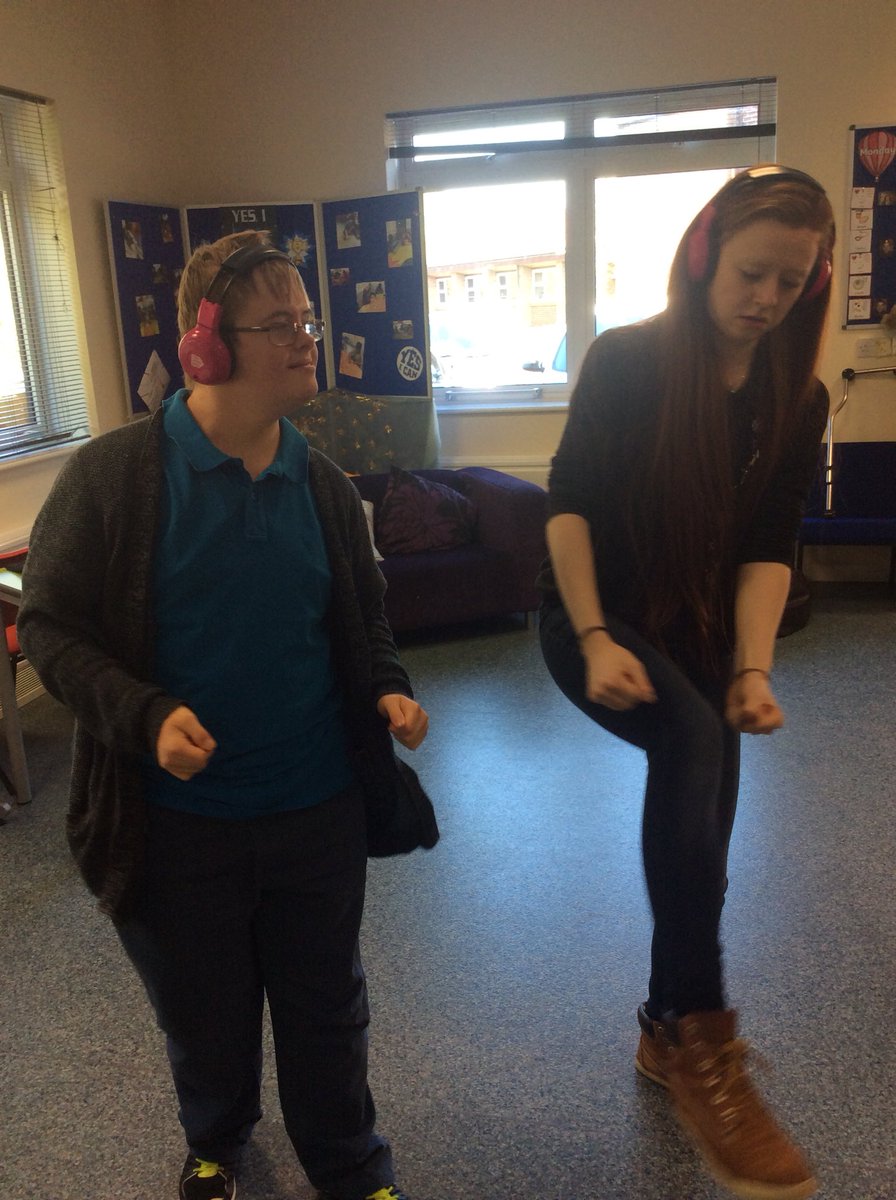 wilsonstfeed's tweet photo. 5.4 enjoying having a go with the interactive story headphones! #wssixthform #nowpressplay https://t.co/NB3s3Tn0DS