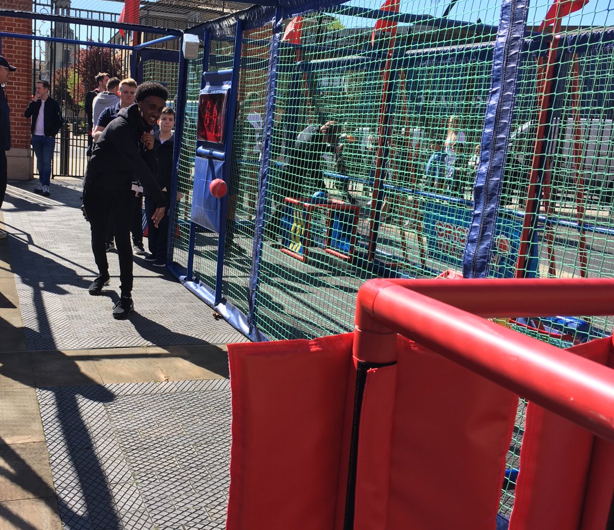 cricketfactory's tweet photo. We love a good challenge, who do you think winner is from @londonnautical Teacher vs pupil #DisabilityDay18 @surreycricket https://t.co/96suHMhngw