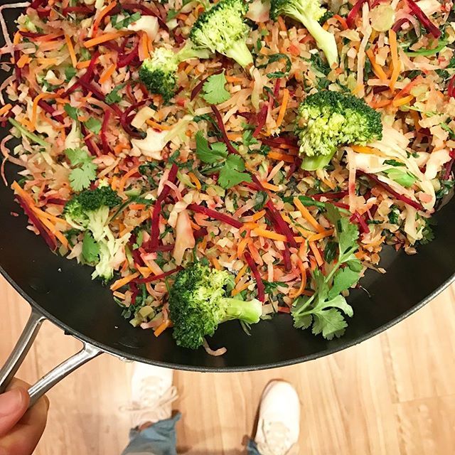 cocomotionmumma's tweet photo. I find it interesting during my health consults when we discuss the 5:2 principle. That is trying to ingest 5 serves of veggies and 2 serves of fruit a day. There are those that smile at me and say, 'I get that easily' and then there are others that look… https://t.co/IErpQRU5oq https://t.co/4W6USpaAQK