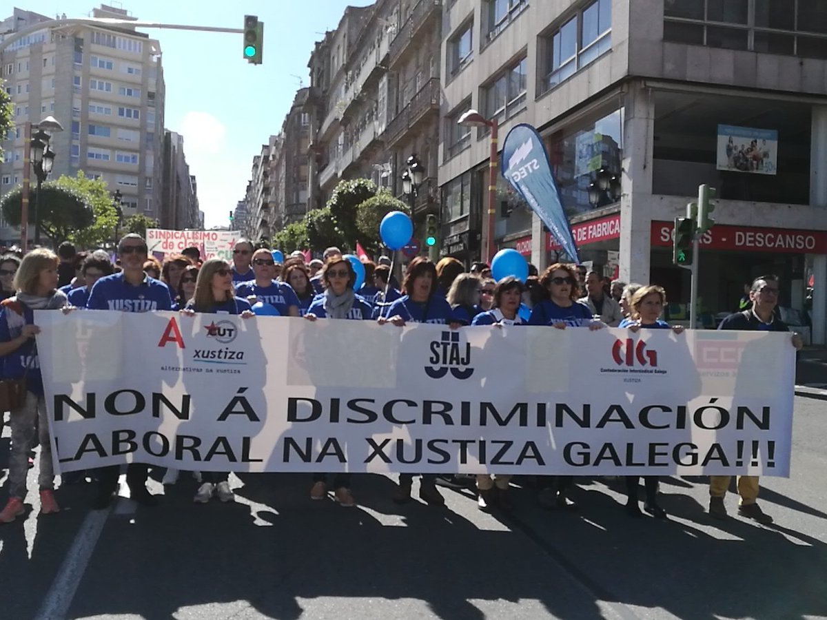 RSP_Vigo's tweet photo. E saúde e solidariedade ás compañeiras da #Xustiza que levan máis de 80 días en folga loitando polos seus dereitos e os de todas. Saúde e #obrigadas @alternativaxus @CUTGaliza @CGT @cntvigo @CIGVigo https://t.co/deP0uj1gPF