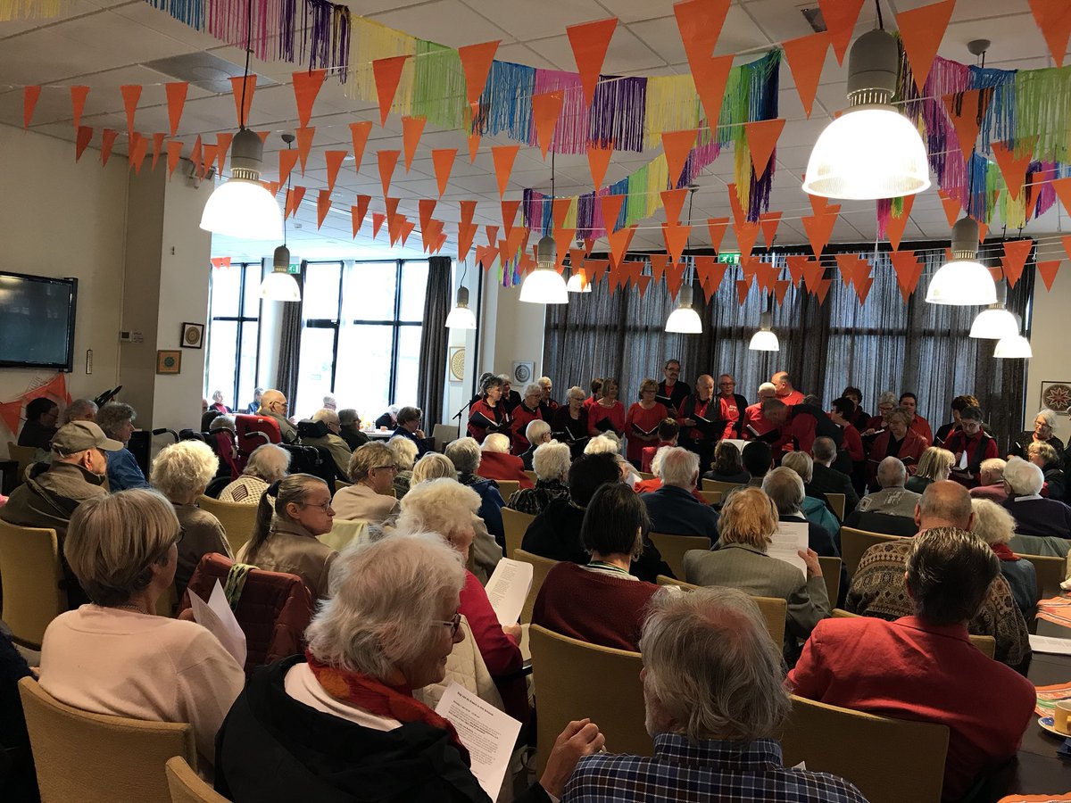 canan_uyar's tweet photo. @cobyvanberkum tijdens #1mei viering @hetSchouw #020Noord ‘We hebben volop geïnvesteerd in groei en ontwikkeling van Noord. Ik verwacht concrete voorstellen vd stad voor een inclusieve samenleving.’ @PvdA020Nrd https://t.co/7GKeYWouAP