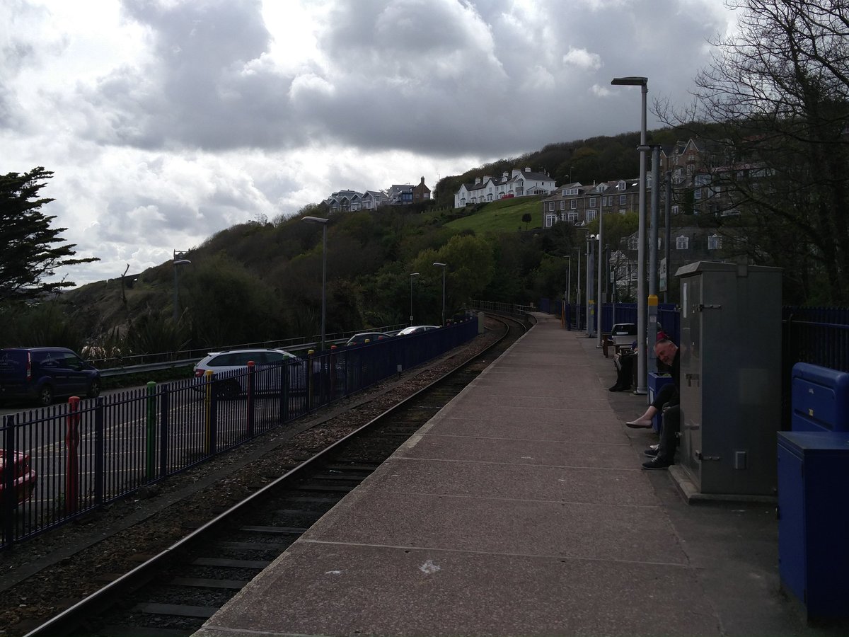 comunityrailman's tweet photo. Waiting for the trainn at St. Ives - trip to Truro! @ScenicRailBrit @GWRHelp #communityrail #gobyrail https://t.co/FIRVvVRWDL