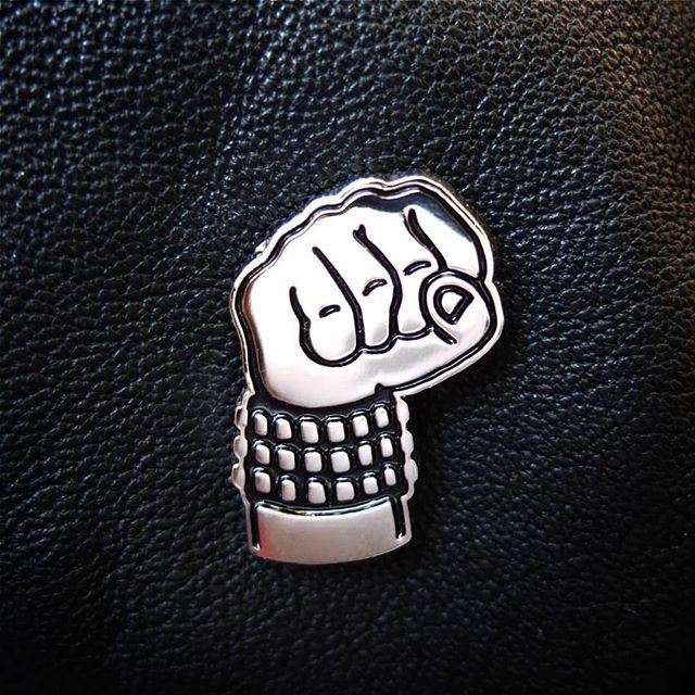 bbllowwnn_'s tweet photo. Repost @kanebanner
・・・
For all the metalheads and leather lovers out there, this studded fist pin now available from link in bio. ⚡🤘⚡✊ #masonsofkenya #breakinthelaw #metalhead #heavymetal #leatherjacket #leatherdaddy #pin #pins #patchgame #merchd… https://t.co/WrN9BKHNaa https://t.co/MBA17B9AXC