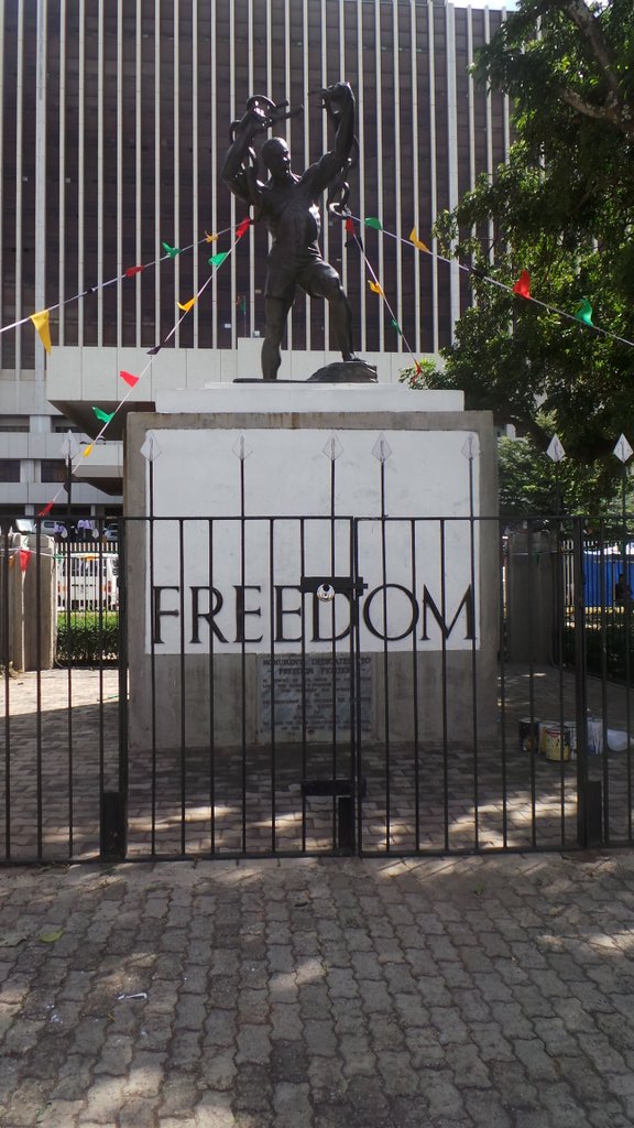 KettySimasiku's tweet photo. As we commemorate labor day held at the National freedom statue. We would to lobby government &amp; key players in horticulture value chains to look into promotion of decent work for women &amp; gender inclusive policies # Freedom should leave no one behind. https://t.co/1UMSYmYtBz