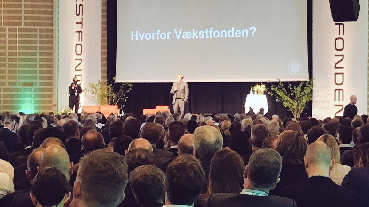 j_hubertz's tweet photo. Både uddannelsessystemet og virksomhederne skal forholde sig til den 4. industrielle revolution. @juulchristensen fra @Area9Learning om deres spændende #edtech #dkbiz. #vaekst2018 https://t.co/5ukLBehxRr