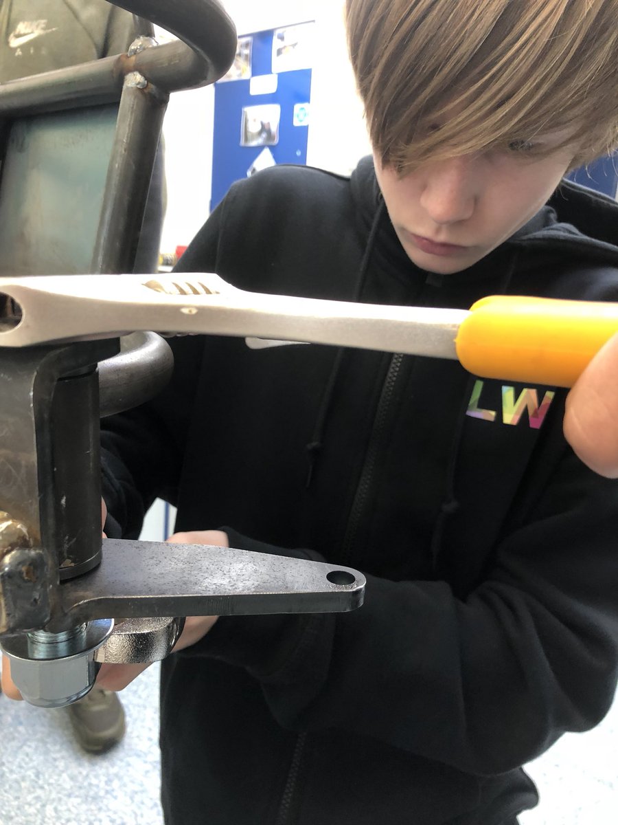 LWS_Art's tweet photo. Day one of Project Garage @LWSAcademy ... stung axles and steering column #rrstem https://t.co/3joMGSDgsV