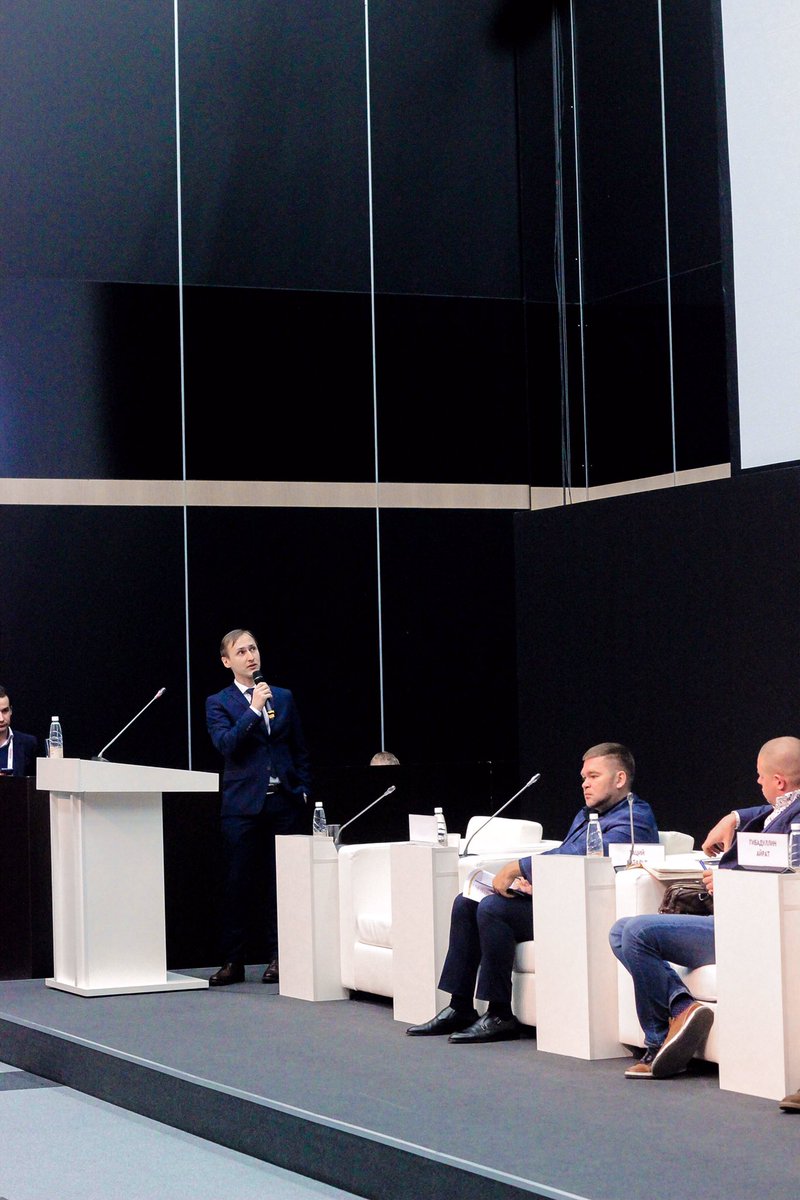 wealthman_io's tweet photo. #Wealthman CEO giving an educational lecture on history of asset management and where else trust should be distributed to disrupt 100 trillion wealth management industry. #businessowner #ceolife #icosoon #invest #coinmarketcap #forextrading #blockchain#startups#wealth#managment https://t.co/Mg7oFT4PwQ