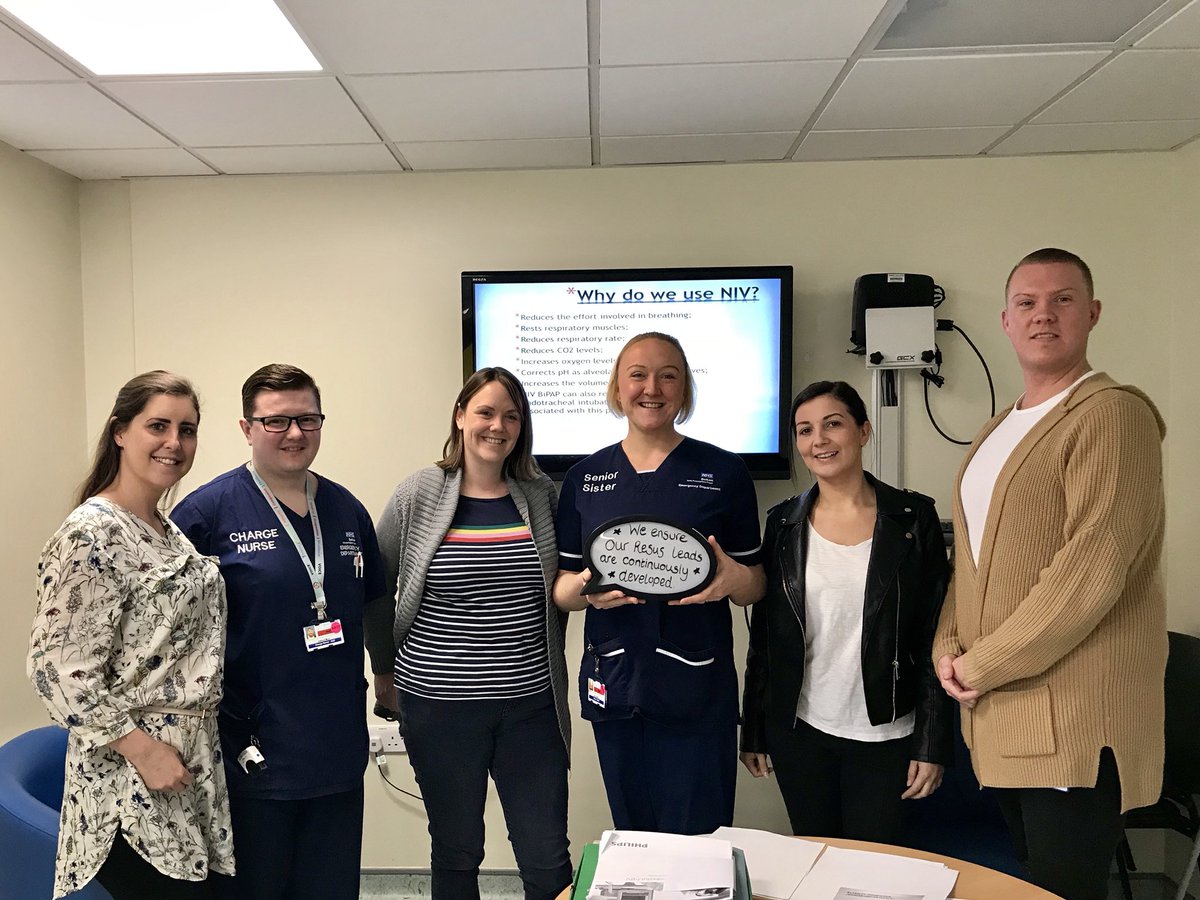 debschebs's tweet photo. Day 2 of #boltonlearningweek @boltonnhsft and here are our fab A&amp;E staff showing how committed they are to ensuring our Resus Leads are continuously developed with high quality skills to recognise and respond to patient deterioration and helping save patient lives #GoteamA&amp;E https://t.co/uqNzEiWejx