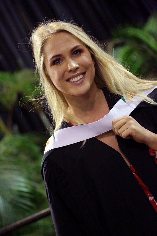 UKZN's tweet photo. Physiotherapy graduate Ms Kathryn Foulkes completed her degree at the top of her class, scooping the Best Overall Student prize at the College of Health Sciences award ceremony. 

Read more: https://t.co/f1HW2djzTd 
#UKZNgrad2018 https://t.co/0U80YFIZ98