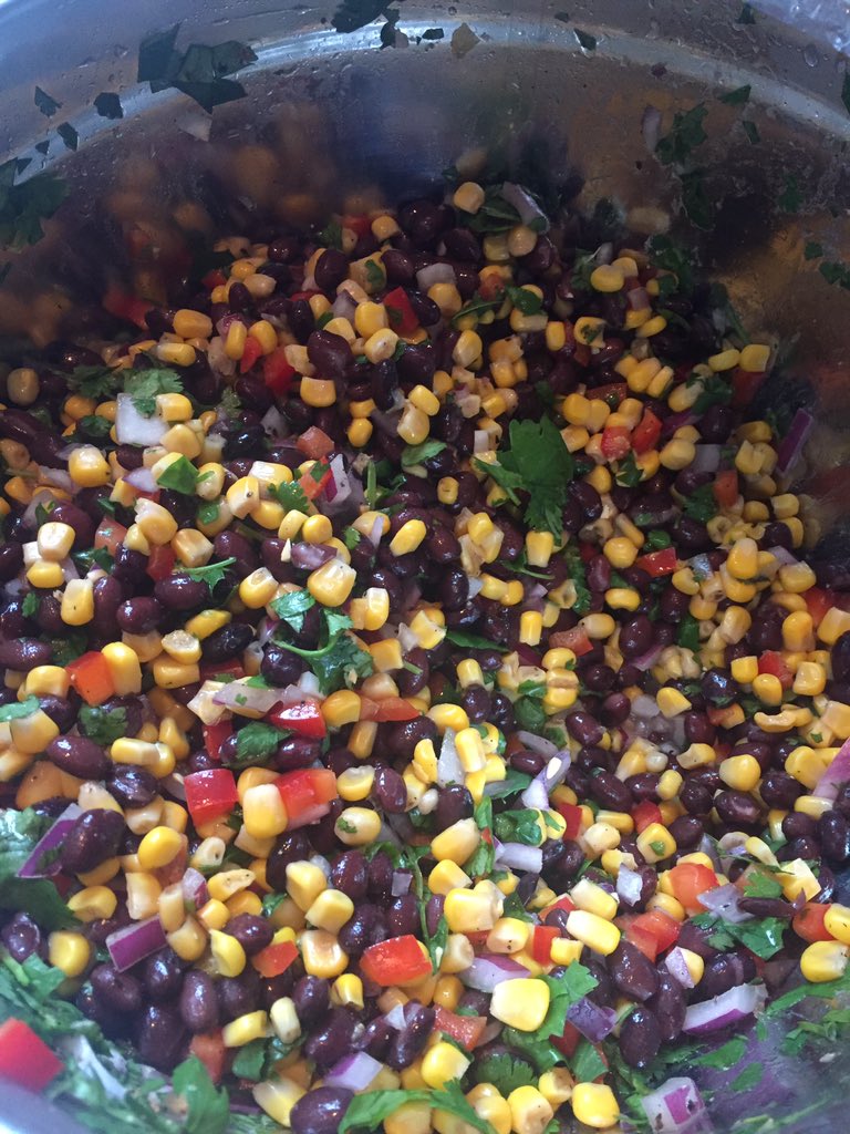 Add some black bean &amp; corn to your BBQ bowl or wrap. It's tasty &amp; healthy! #healthylunch #quickservice #goodfoodfast