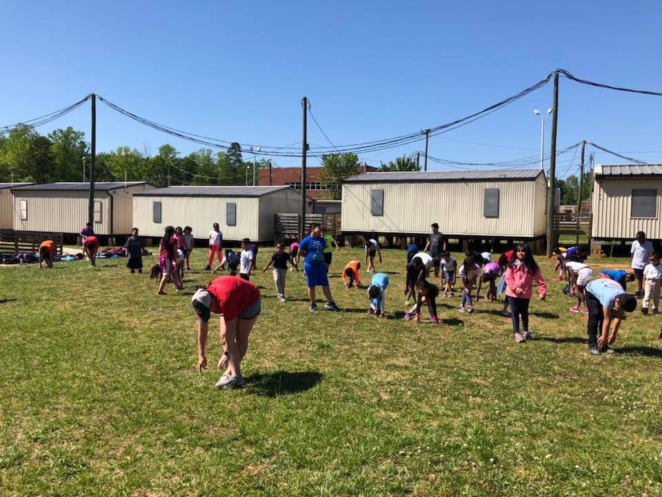 LindsaySugg's tweet photo. MS Girls’ Soccer Teams running an after school clinic with our friends at Winterfield Elementary yesterday afternoon. #pdsms #PDServes #pdschargers https://t.co/s9LeOJhMJ4