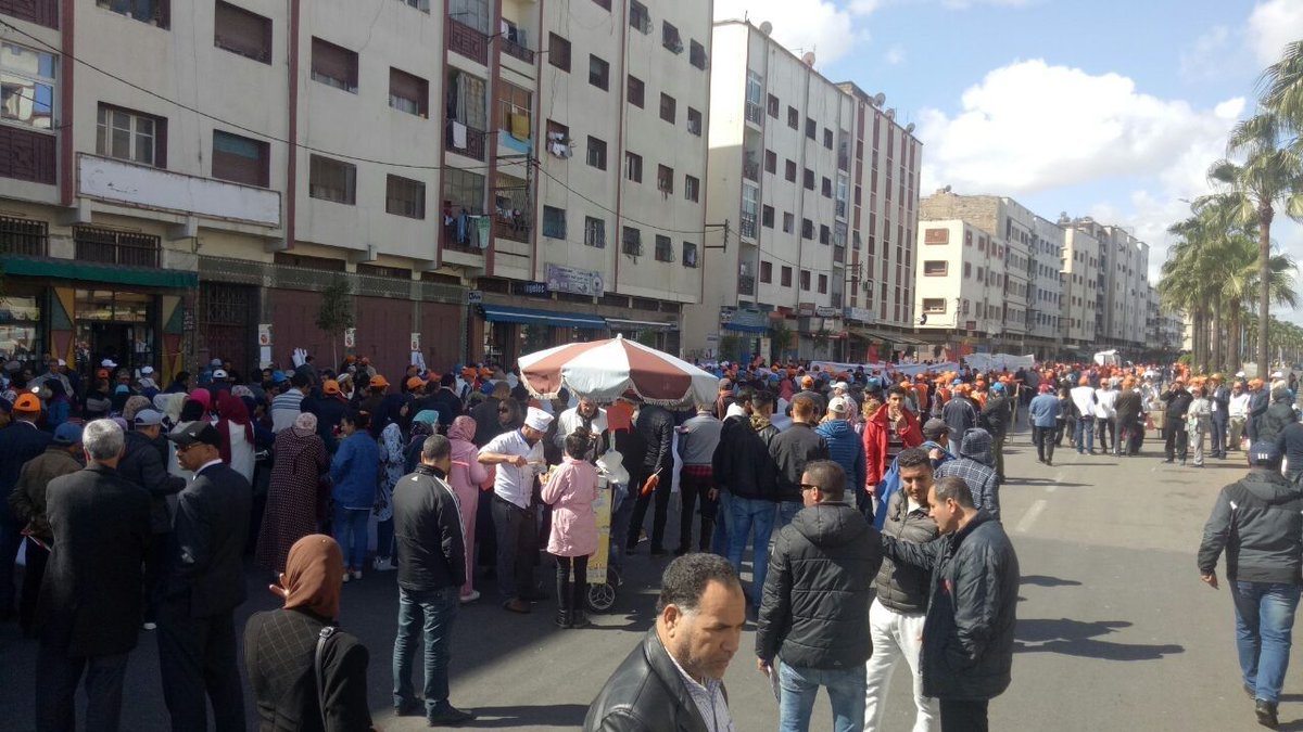 Le360fr's tweet photo. Diapo. #1erMai. #Casablanca. Au cœur de la parade de l' #UNMT, bras syndical du #PJD 
https://t.co/xzf1dd30Zw https://t.co/naOirFOnmS