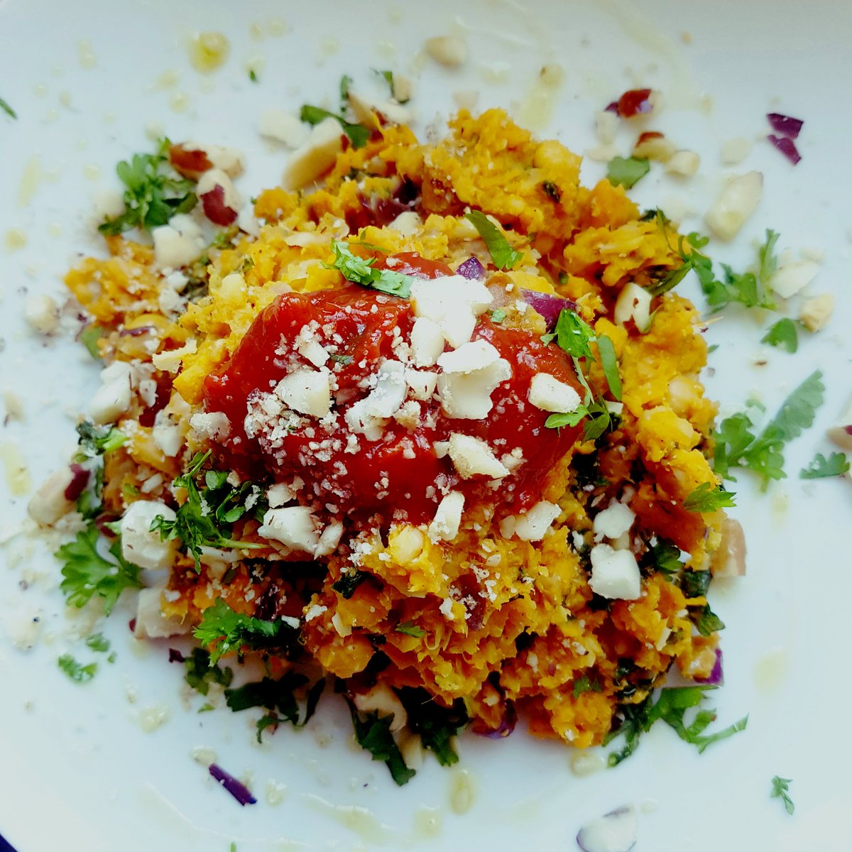 slate_coffee's tweet photo. Chickpea, kale &amp; sweetpotato hash w tomato salsa and brazil nut crunch. BECOME PART OF THE JOURNEY @Crowdcube #plantbased #menudevelopment #brunch #Crowdfunding https://t.co/45Vb4v1gXA