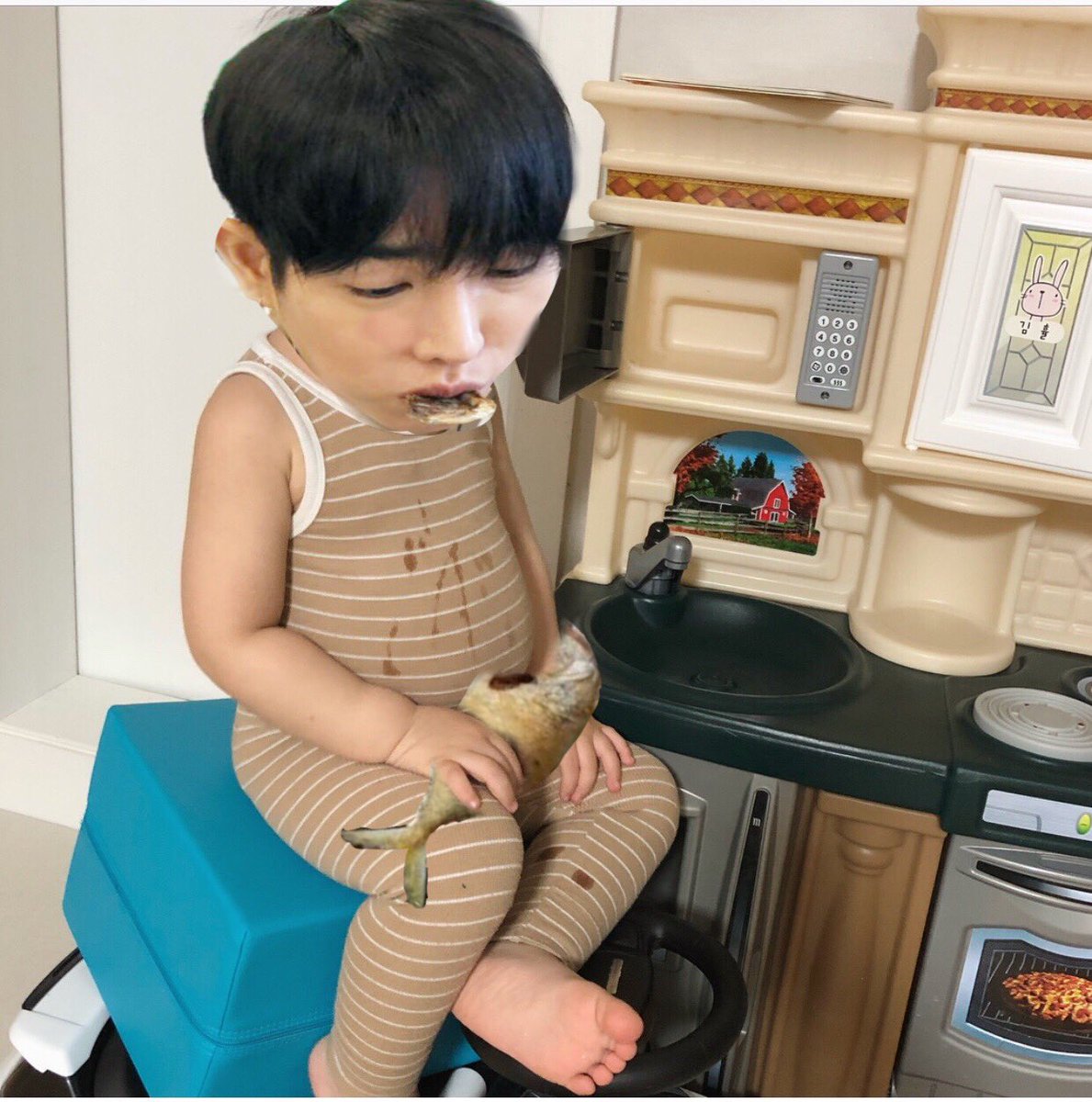 SMbiofrju's tweet photo. ขอโทดแม่ปลาทูว์ด้วยคร้อบ พิคคี้หิวๆๆ #เรือนตัดต่อ #เป๊กผลิตโชค https://t.co/yZqcqziMS9