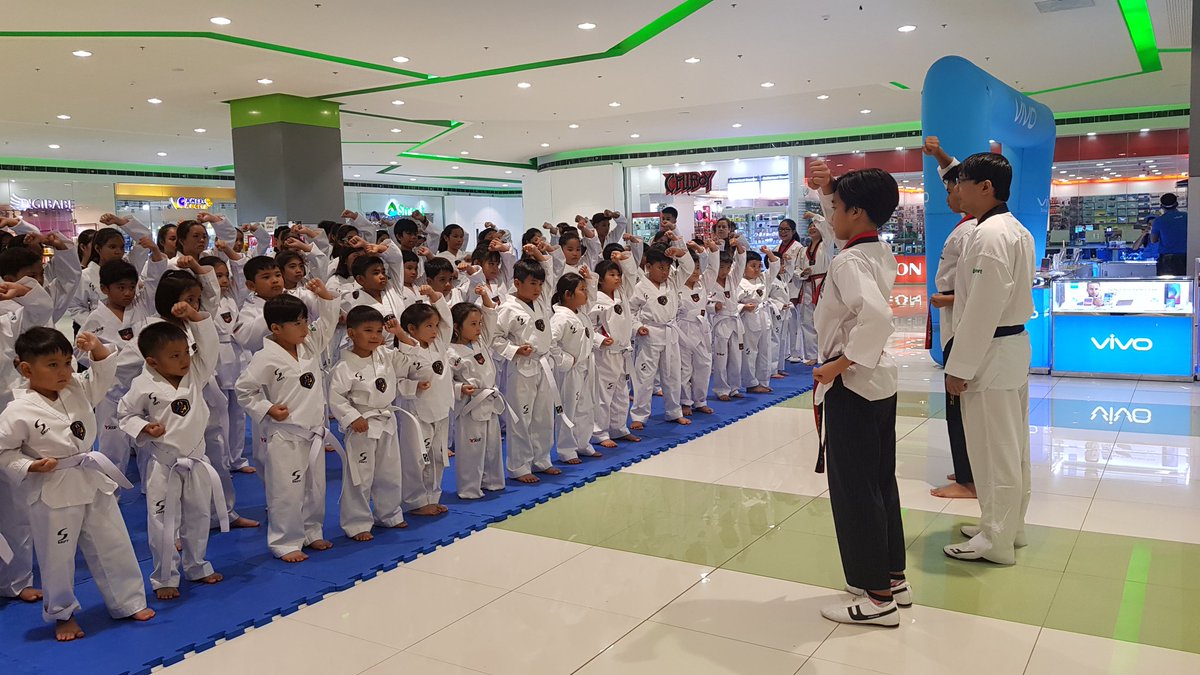 NETKDTRNGCTR's tweet photo. LABOR DAY Whitebelts Training 🥋👍🏻 https://t.co/Zu7LgkIoJK
