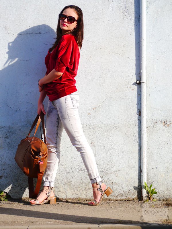 Outfit idea on how to wear red velvet casually this spring balgarka.co.uk/wearing-red-ve… #fashion #fbloggers #velvet
