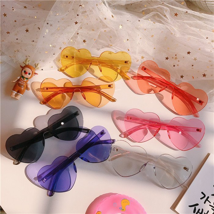 glittermateshop's tweet photo. ✨ RT+팔로우 추첨 ✨
[55차 선주문] 캔디 하트 선글라스
✓ 기간: 5.1~5.7
✓ 상품코드: ge52
✓ 가격: 13,000원
https://t.co/uRcWqfA3PJ https://t.co/1nUtrUAGd7