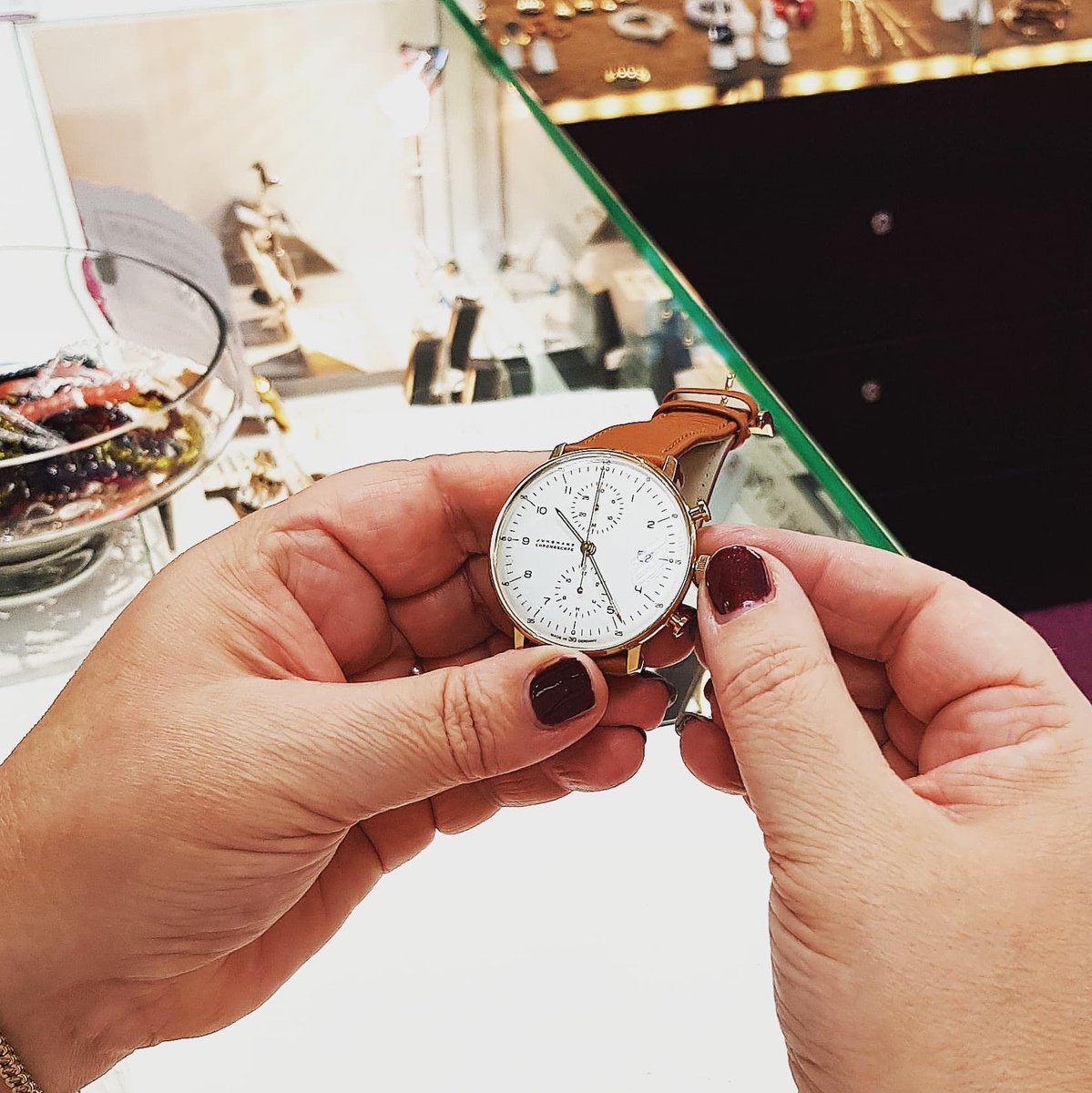 VHJewellers's tweet photo. "I can and I will...watch me." We have a brilliant selection of Sekonda, Citizen, Roamer & Karen Millen watches in stock. #victoriahighfield #watches https://t.co/M5oUOW1JFS