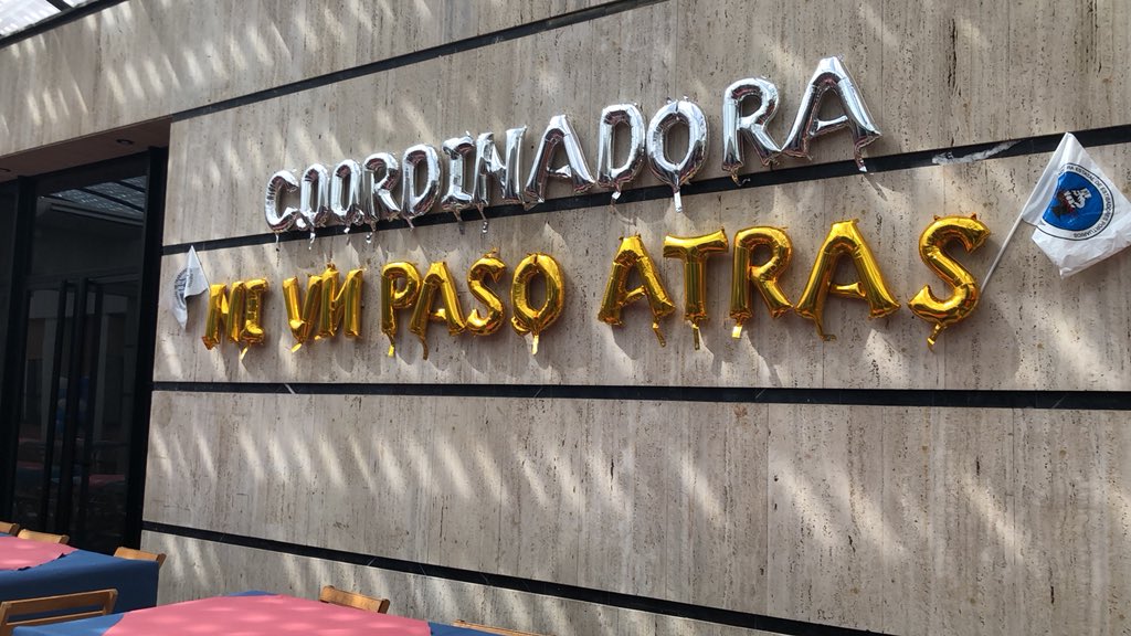 LloretRomero's tweet photo. Hoy en #Tenerife con los compañeros #estibadores celebrando el #1deMayo
#NiUnPasoAtras #todosoninguno #estibadigna #estiba #testibomolt https://t.co/kD8qR89wS8