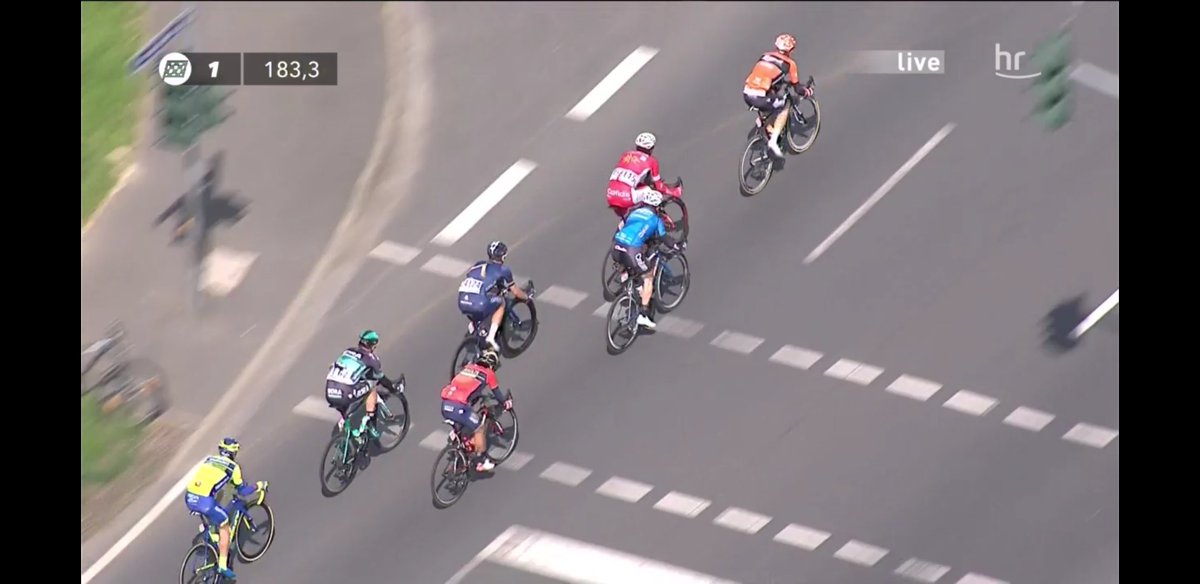 MarleneWintgens's tweet photo. Le chéri encore une fois dans l'échappée formée après 40km de course à @DerRadklassiker 👌 Ça a bataillé ferme 💪
A suivre en direct sur https://t.co/Mz1xYSWsyn
Come on @AntoineWarnier 👊
@WBVeranAquaPro https://t.co/CrZ1tVLGz8
