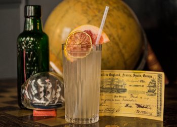 Brookfield_GVM's tweet photo. Anyone fancy a cocktail? Why not go to @themilkthistle and try their unique guided gin cocktail tasting and bring your friends!! https://t.co/wAgvG5E0Lk #Bristol #Gin https://t.co/EuTsYIQxEu