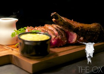 Brookfield_GVM's tweet photo. What do you buy for that foodie friend who’s got everything? You buy then the Ultimate Dining Experience from @theoxbristol. A 3 course meal and a bottle of wine for 2 people for just £120! https://t.co/MWz062y3jd #foodie #Bristol #vouchers https://t.co/0XERwURS7T