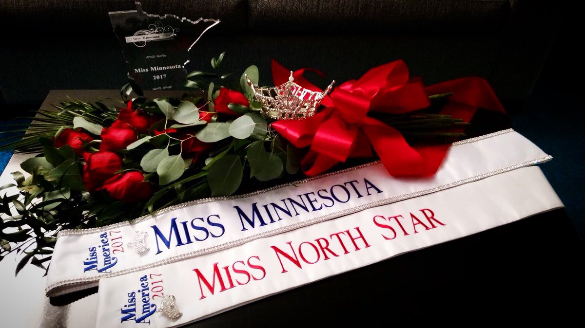 MissAmericaMN's tweet photo. April showers bring May flowers, and we are thankful to @ShopBachmans for generously sponsoring beautiful roses for the new Miss Minnesota 2018! Who will be next to receive this gorgeous bouquet?🌹😍
#missmnattitudeofgratitude #sponsor #mnmade #bachmans #floral #roses #MayDay https://t.co/XdbcAQWE7h