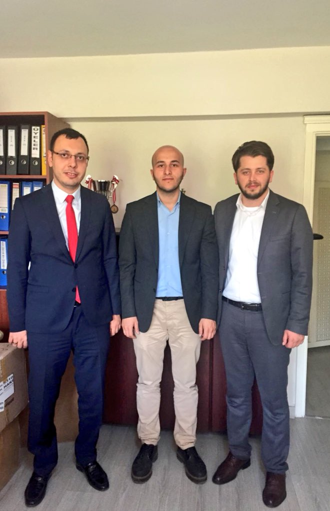 MuazEsat_MEM's tweet photo. Gençlik Kolları Teşkilatlarımızın emektar başkanları 1.Bölge Milletvekili Aday Adayları kıymetli @eyupozsoy ve sayın @alihaliduslu nun @PendikAkGenclik ailesine olan ilgileri bizleri hoşnut etmiştir. Muvaffakiyetler diliyoruz. https://t.co/FCrUXusTr7
