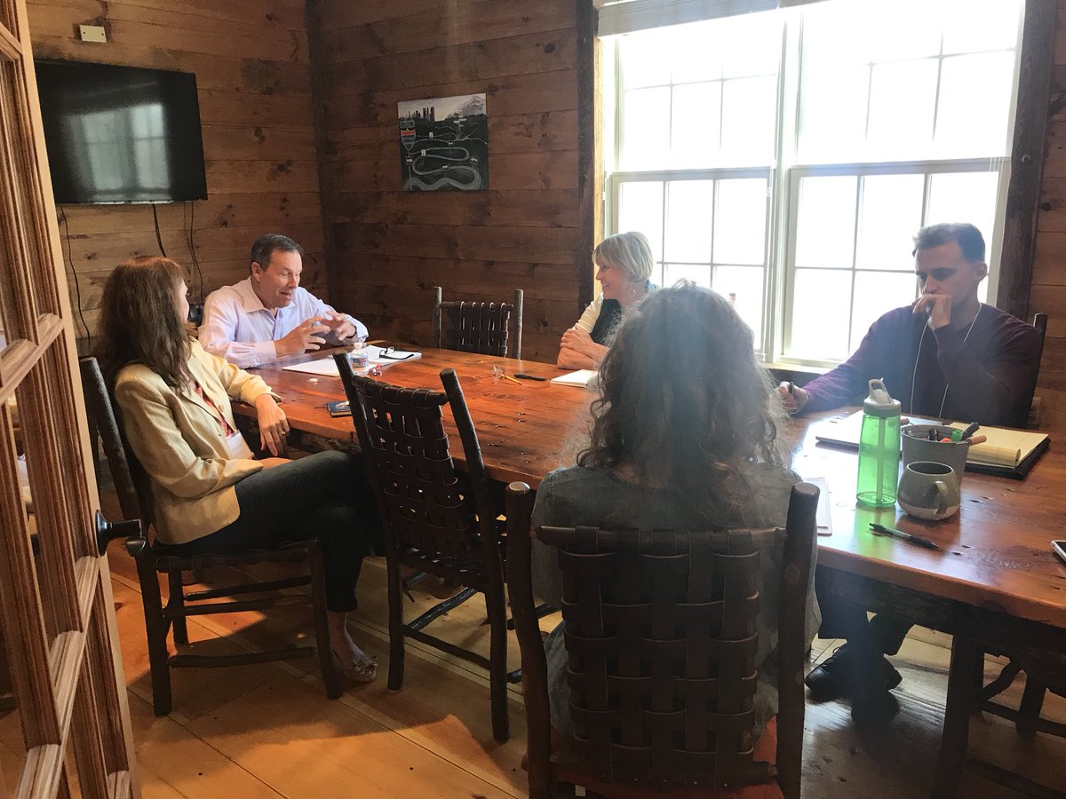 BrilliantCFES's tweet photo. The CFES team is tackling big problems today to find some #BrilliantSolutions thanks to #Fastworks. We’re using innovative thinking to disrupt our assumptions so that we can better serve CFES Scholars on their pathway to #collegeandcareer https://t.co/5ocxDK0Qro