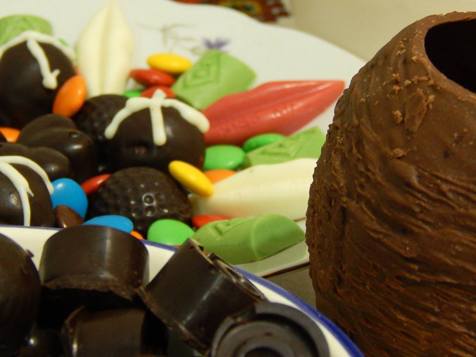 Chocolatesweb's tweet image. ❤️💜💙🍫Muy #FelizDiaDelTrabajo  y que tengan un Excelente #MartesDeGanarSeguidores