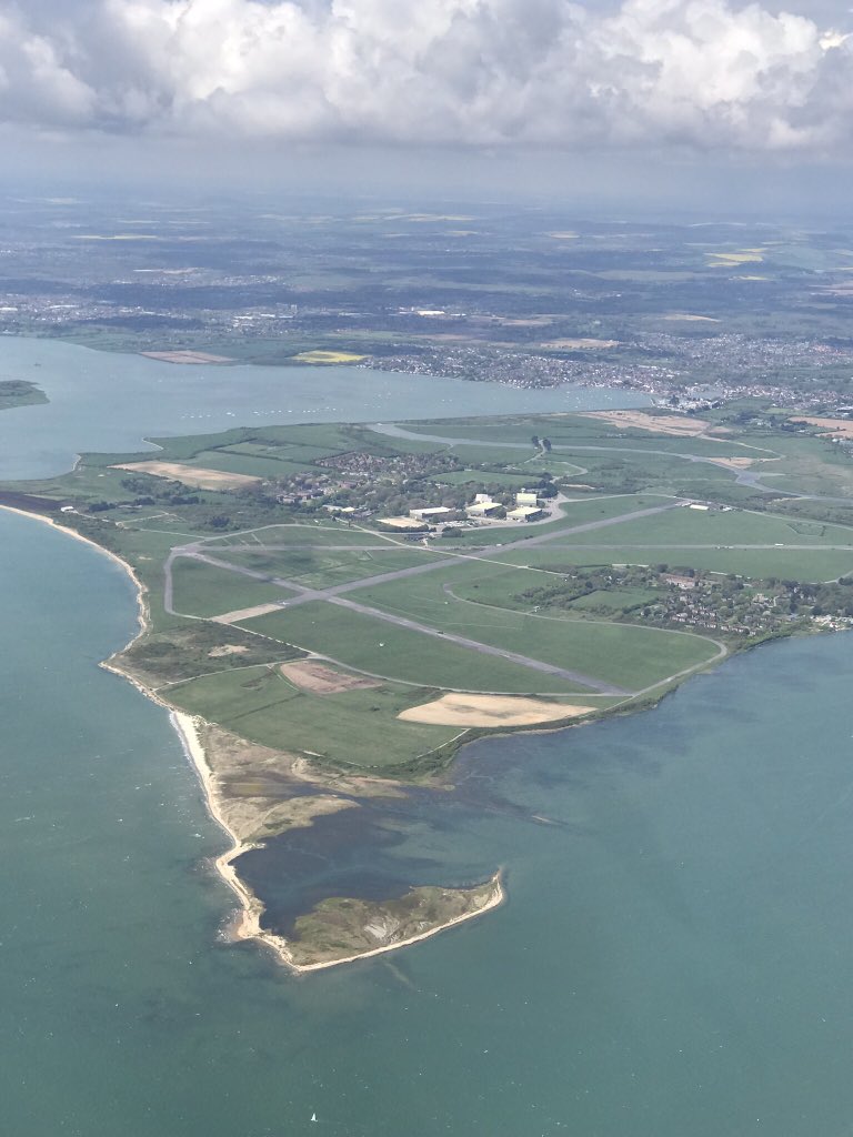 CaptPaulWhite's tweet photo. What better way to enjoy May Day than a Nav Ex to the glorious Isle of Wight @ThePropellerInn #MayDay2018 #May1st #MayDayIsFunDay #TravelTuesday #IsleofWight #ppl #fly4fun #helicopters https://t.co/QGnCkDPHCe