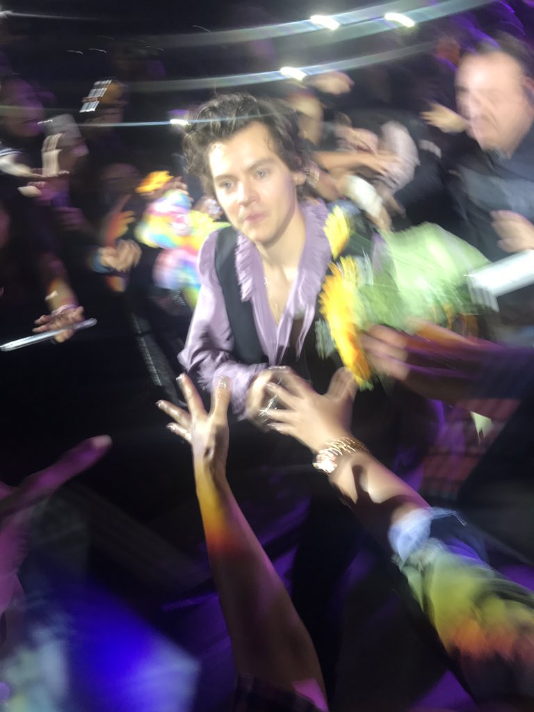 janillis's tweet photo. GAME OVER.   @Harry_Styles #harrystylesmnl https://t.co/qpv4YK5qC6