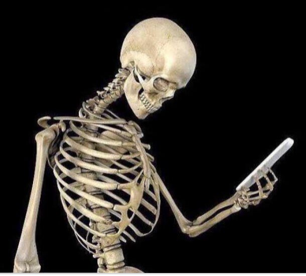 Jordanramble's tweet photo. Me : *Waiting on #Rrp2* @_xayhill https://t.co/o3QCPeX2oh