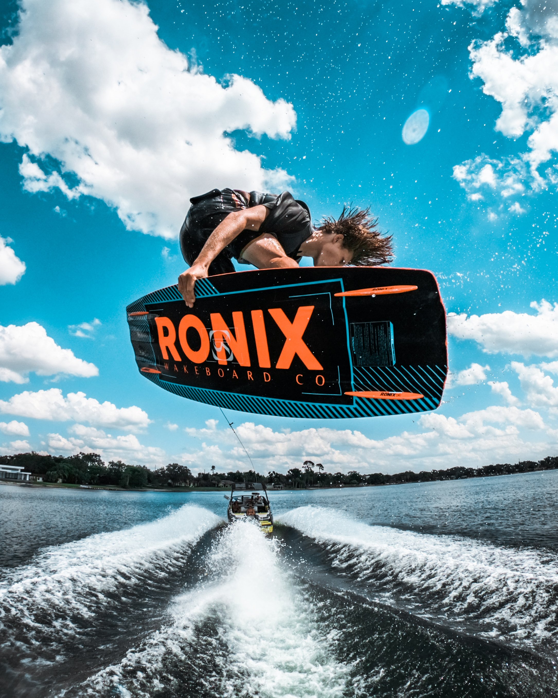 Ronix Wakeboards (Ronix) / Twitter