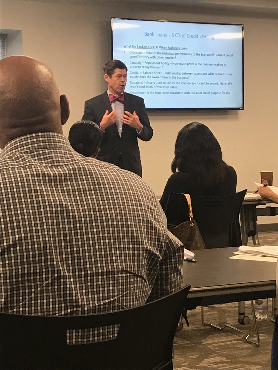 DirHolmes's tweet photo. President of Reliance Bank talking about the 5 C's of Credit Lending @ Urban League Ferguson Empowerment Center https://t.co/Ej1MCKSYeN