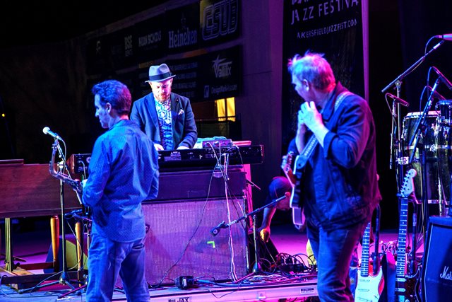 smoothjazzmag's tweet photo. #bjf32  @LaoTizer Band featuring @EricMarienthal CSUBakersfield Jazz Festival 32nd Annual  photos by: Michael Chadburn https://t.co/JMaekVQn3h