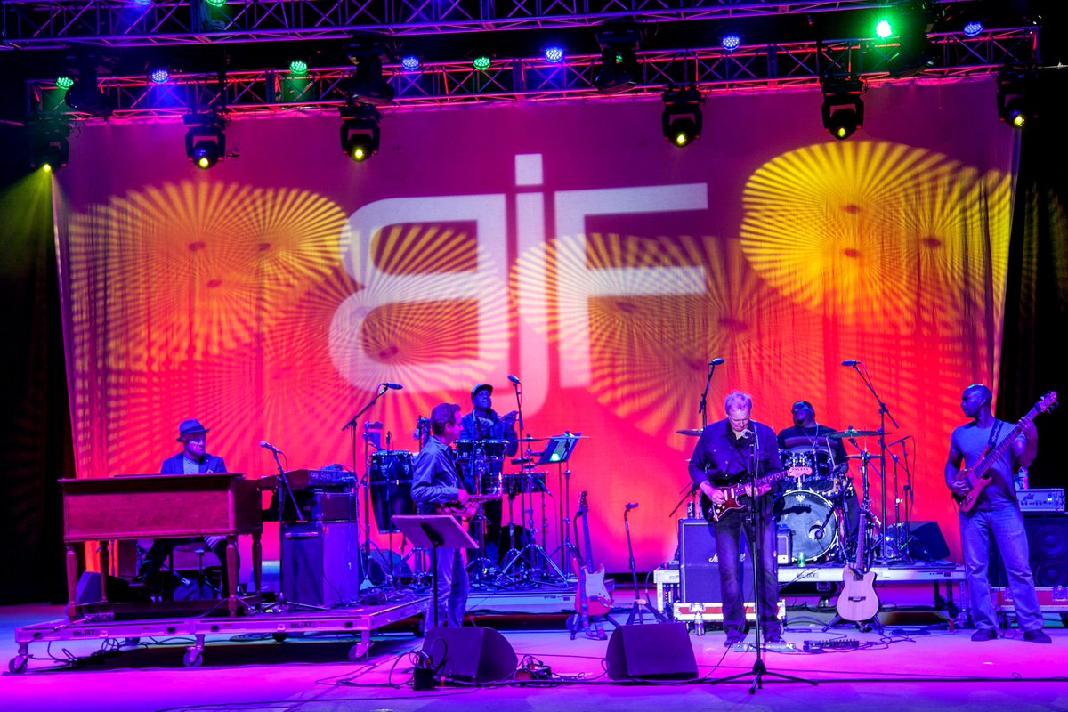 smoothjazzmag's tweet photo. #bjf32  @LaoTizer Band featuring @EricMarienthal CSUBakersfield Jazz Festival 32nd Annual  photos by: Michael Chadburn https://t.co/JMaekVQn3h