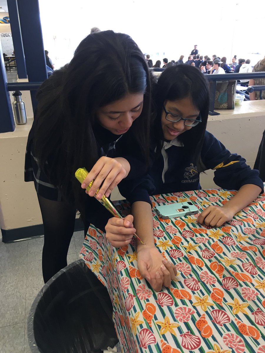 ololsenate's tweet image. Grab a friend and join us in the cafeteria to learn about henna tattoos #MulticulturalWeek