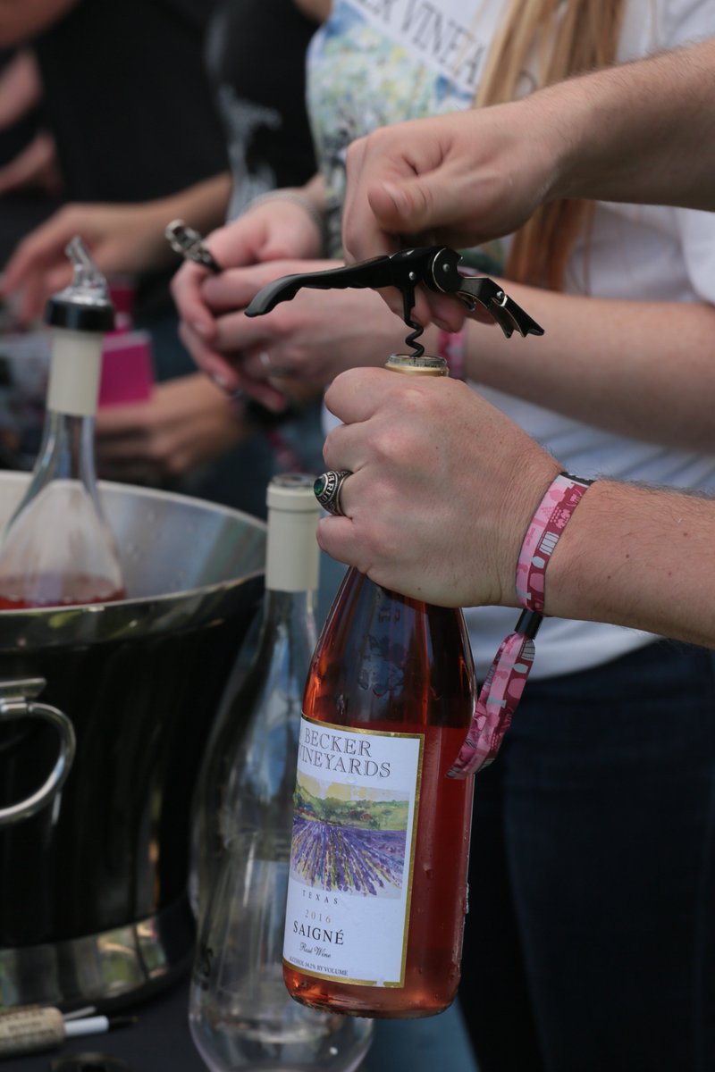 TX Wine Revolution tweet media