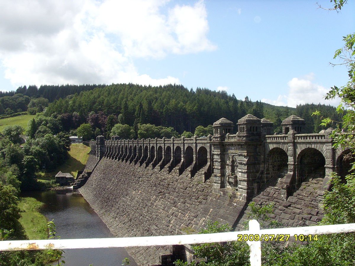 Martzsy's tweet photo. The "Well I'll Be Damned, Dam of the Week" #damoftheweek
This weeks Dam is: The Lake Vyrnwy dam, in Wales, finished in 1888 https://t.co/TZnGcumOXs
