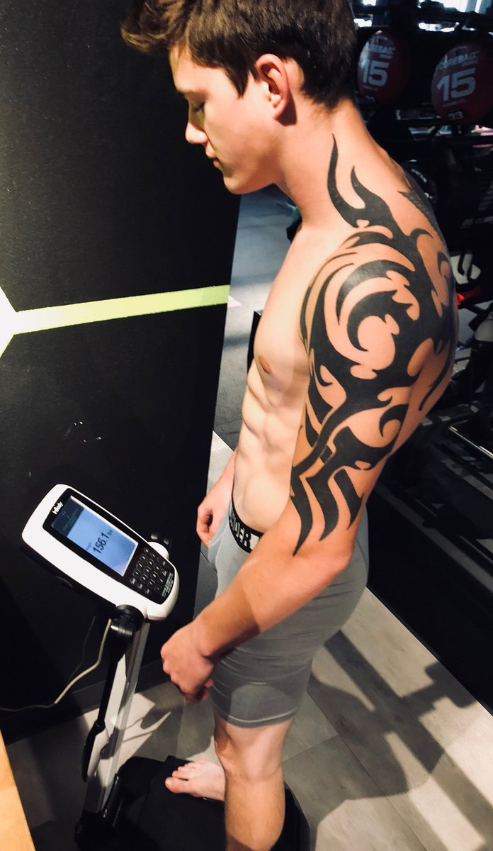 carbonworldhlth's tweet photo. @BrodyJosephMMA weighing in as part of his weight cut routine, supervised by Dr. Rodriguez - 3 days out and still 68% hydrated! When cutting weight it’s important to evaluate your body composition appropriately and safely! Come on in and get your body composition analyzed! https://t.co/VCFaeo3nGR