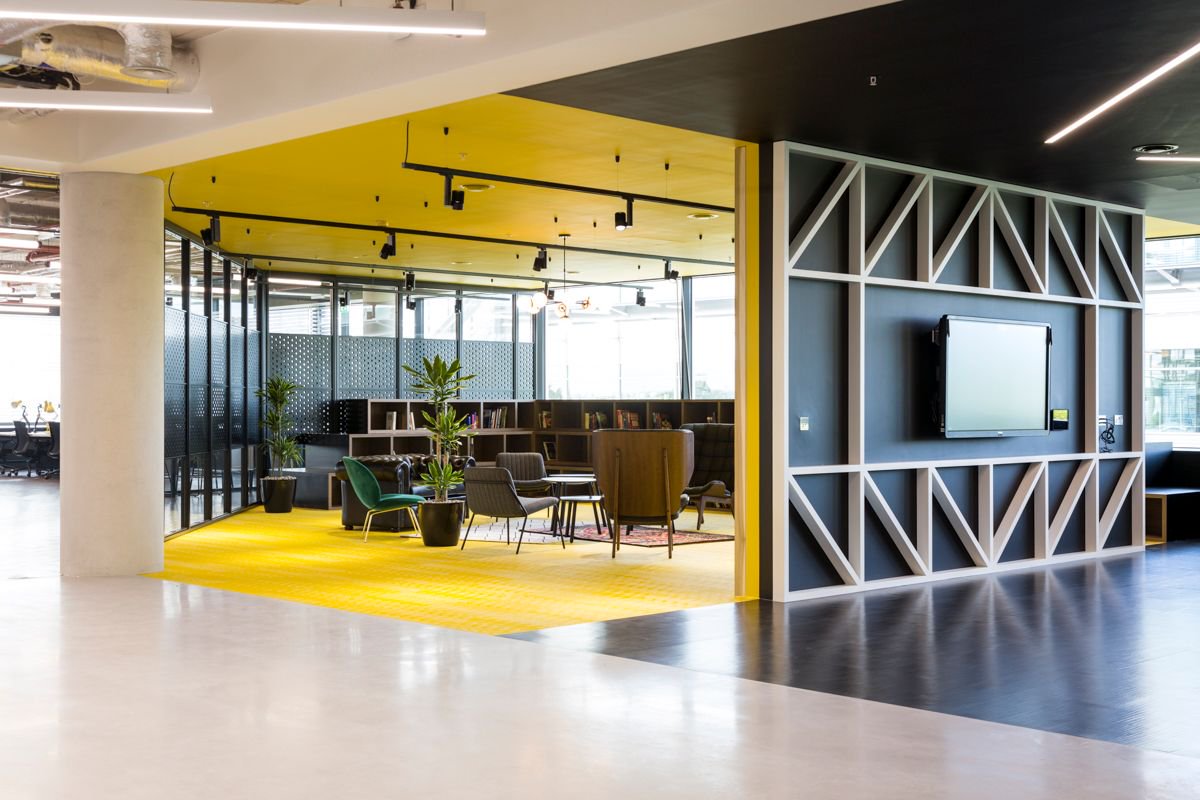 wearethirdway's tweet photo. "The space was to have two distinct environments to encourage both media and corporate clients to see how it could be used." Designer, Charlotte Toon explains how she designed a Cat A+ space for a landlord marketing to a diverse audience https://t.co/a7Q00pLP0F https://t.co/xw2uJ94MVz