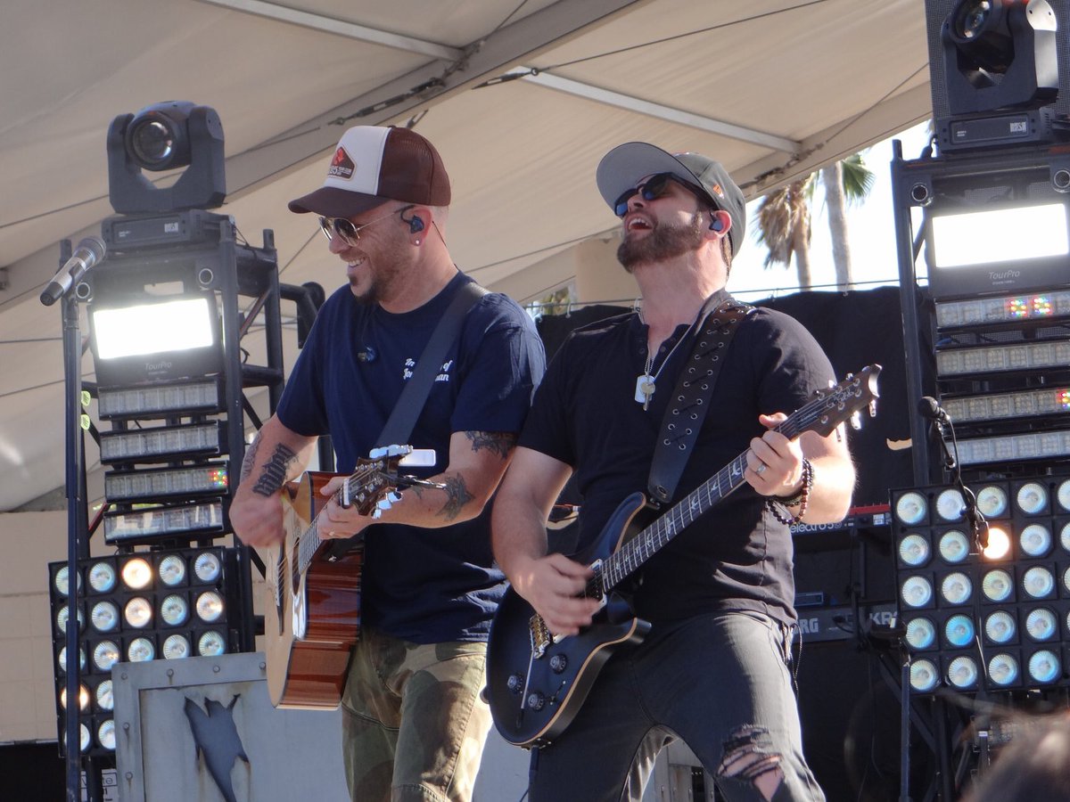 whosoever2222's tweet photo. @LOCASHmusic at the #b2bfest in Clearwater ♥️🎶 https://t.co/HjkcMgFblw