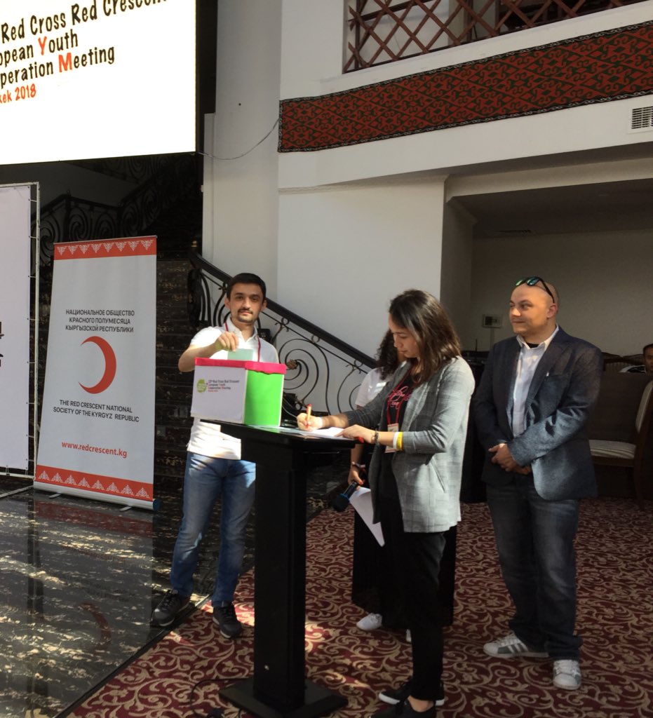 kocemree's tweet photo. Kırgızistan’da düzenlenen Avrupa Kızılay Kızılhaç Gençliği İşbirliği 23. Toplantısı’na katılarak yeni dönem yönetim kurulunu belirlemek için seçimlerde oyumuzu kullandık. #EYCM2018 https://t.co/pYfzx6kDPv