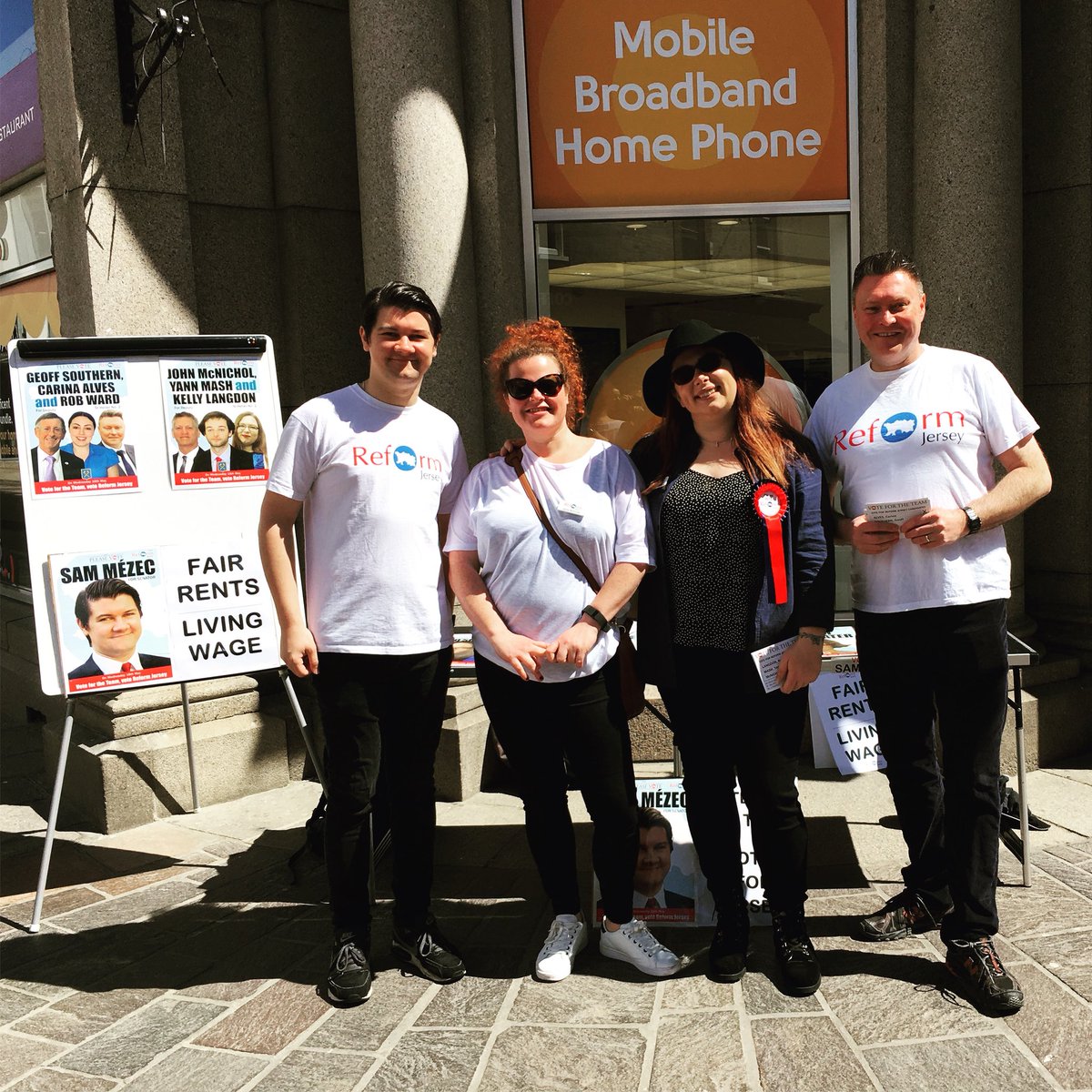 ReformJersey's tweet photo. Another great afternoon in town canvassing with the team! Thank you to everyone who stopped to offer kind words of support! #voteje2018 #VoteForTheTeam https://t.co/HwOaaYvJFF