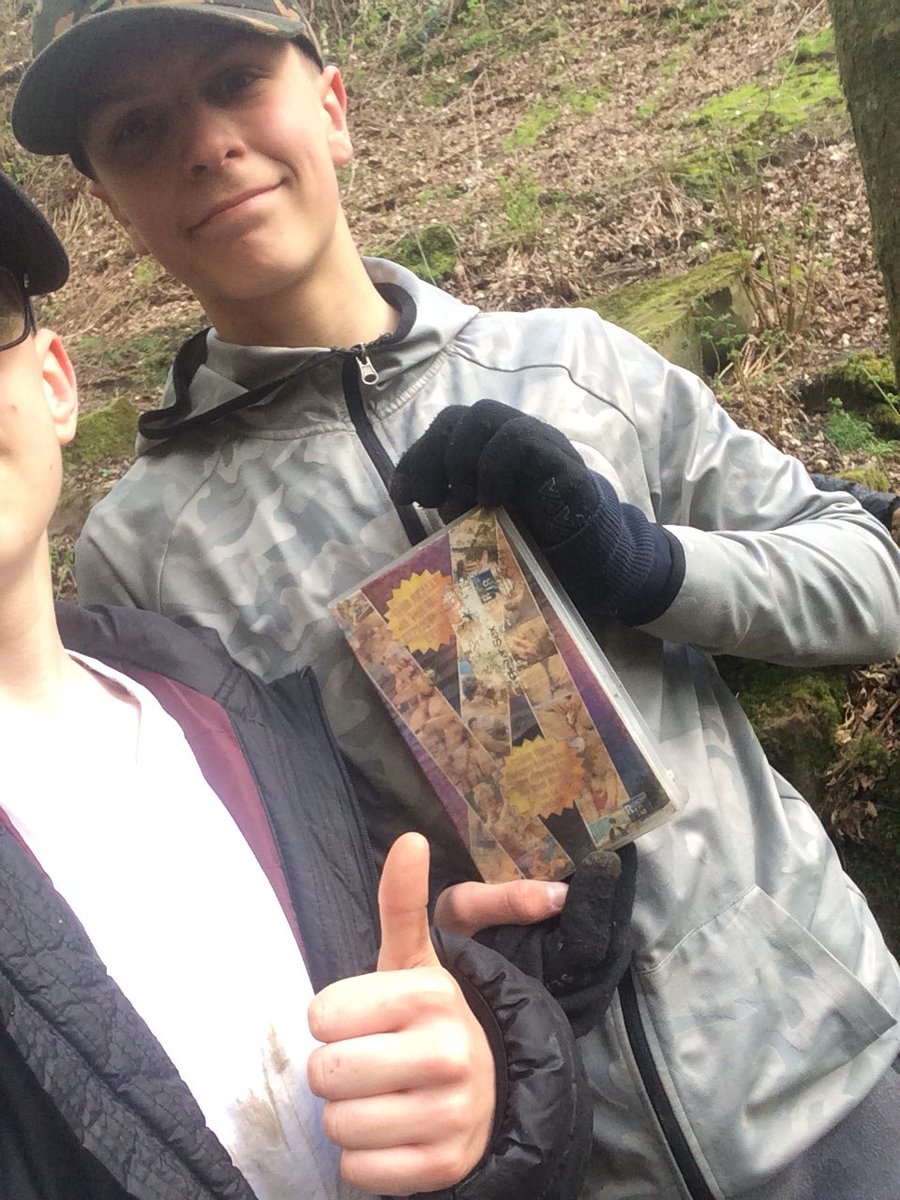 Robert52616622's tweet photo. @Ms_Gelphy  This is the DVD we found #gelphy #pleasedontblockme https://t.co/IRJ1qPxWl5