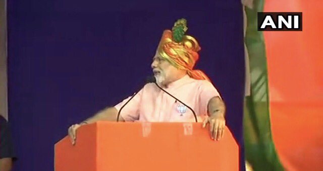 Narenpurohit's tweet photo. Modi, I don't have proper clothes to wear.
Today, he had 3 rallies, wore 2 different dress.
Crybaby's #MakeOverDiaries . #Feku https://t.co/H2LflNrEFA