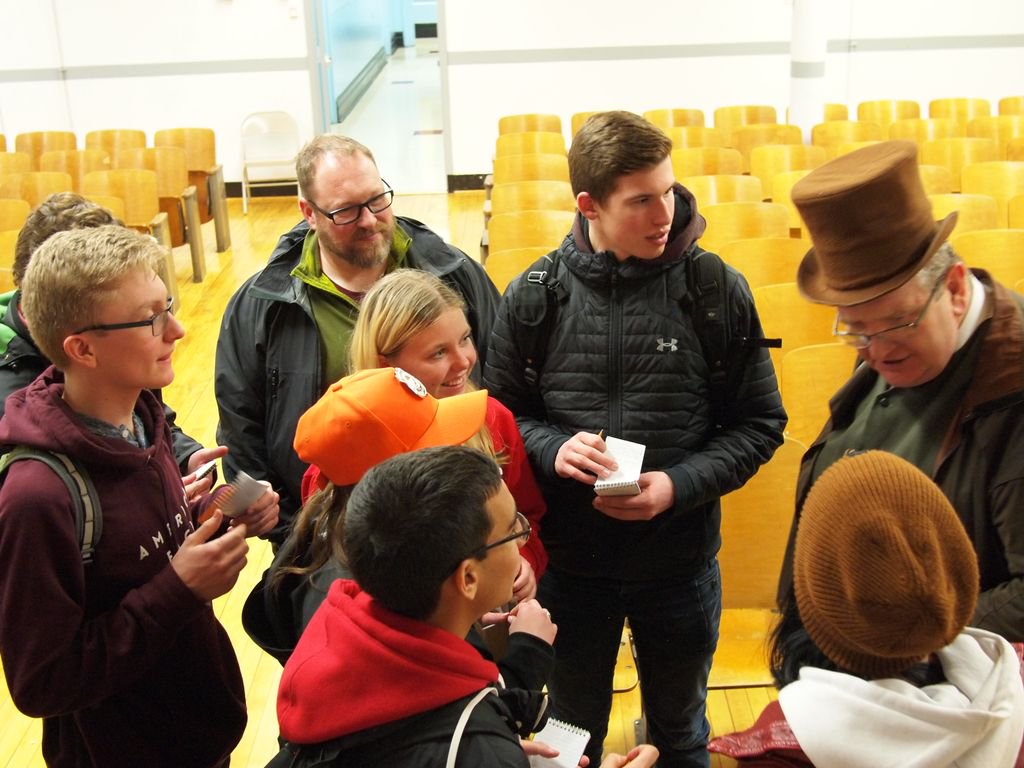 LiveInTheater's tweet photo. Live In Theater’s experiences throw our participants into the heart of history with each of our unique experiences! Plan your next school trip with us and give your students a history lesson they surely won’t forget come test time! https://t.co/NTOsOI52Es https://t.co/WBu1bctKot